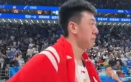 开云体育官方-王少杰全场得到2分4篮板1盖帽，赛后球员握手致意时泪洒赛场